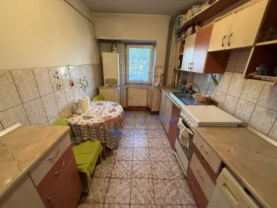 Apartament 3 camere decomandat, 73 mp, Baza 3 - 2 bai, centrala proprie si aer conditionat - foto 6