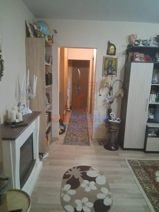Apartament 3 camere, 53 mp, Alexandru cel Bun - Parter, centrala proprie, mobilat si utilat - foto 3
