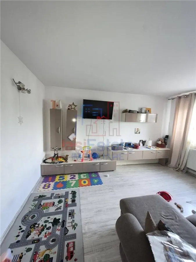 Apartment with 3 bedrooms for sale 70 sqm in Valea Lupului - foto 5