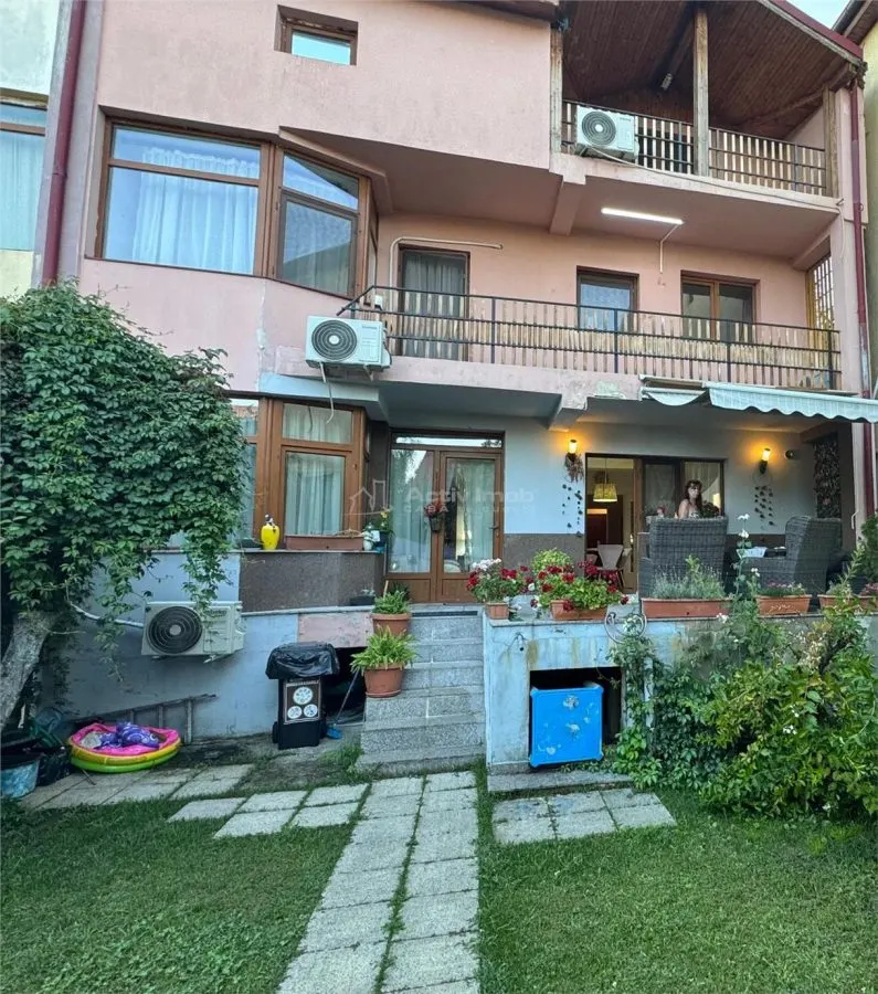 Vila Titan- Auchan - foto 1