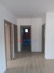 Vişan Single-Storey House, 4 Bedrooms, 400sqm Land, Main Street - foto 3