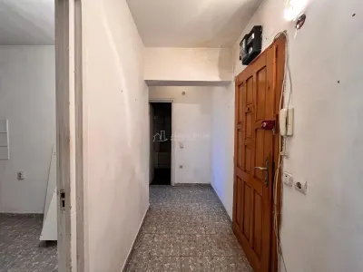 Lugoj, Ap., 2 Cam., 50 Mp., Et., Parter Inalt, Decomandat, Central, Aproape de Catedrala - foto 9