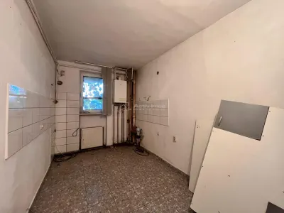 Lugoj, Ap., 2 Cam., 50 Mp., Et., Parter Inalt, Decomandat, Central, Aproape de Catedrala - foto 10