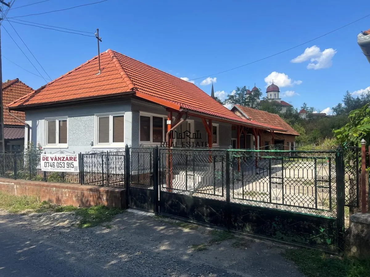 Casa renovata cu teren si anexe in Birtin - foto 12