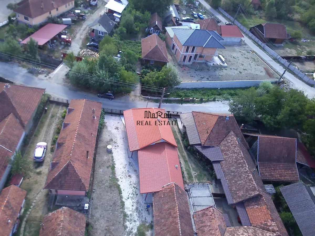 Casa renovata cu teren si anexe in Birtin - foto 19
