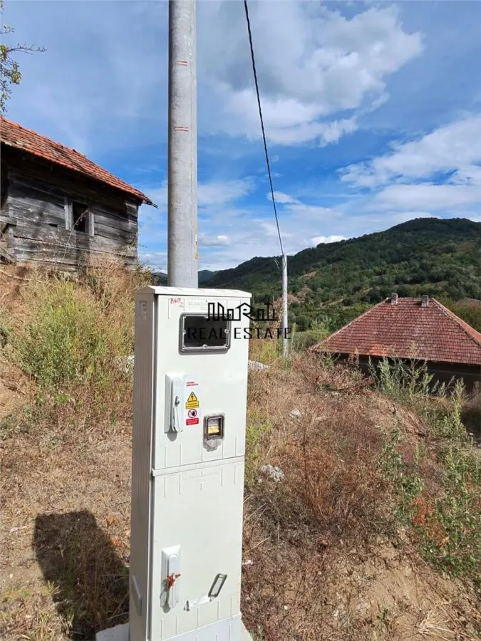 888 mp teren cu priveliste si cladiri in Mihaileni - foto 14