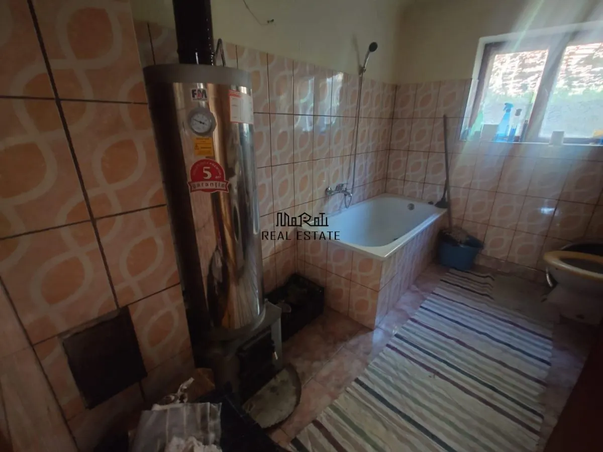 Casa si Teren Criscior - foto 11