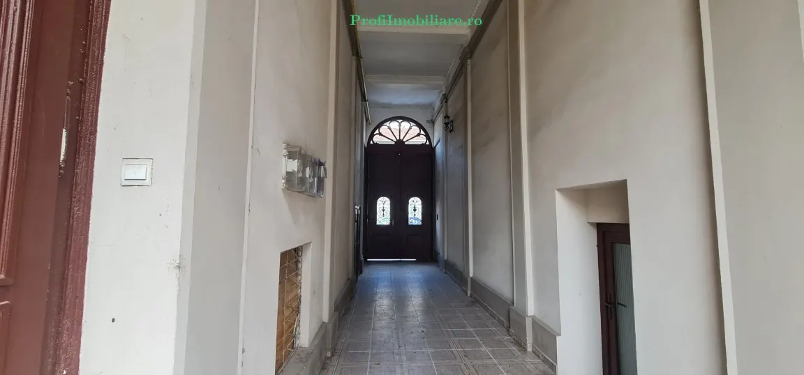 Ansamblu 2 apartamente, central- Podgoria, cladire renovata exterior / interior - foto 2