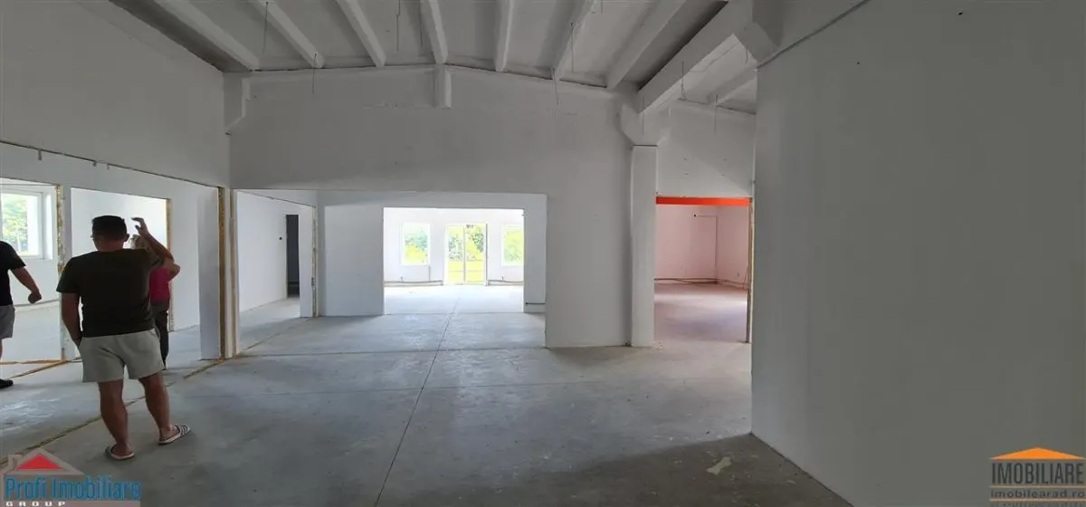 Espacio Comercial de 1.000 m², Primera Planta, Zona Aeropuerto - foto 4