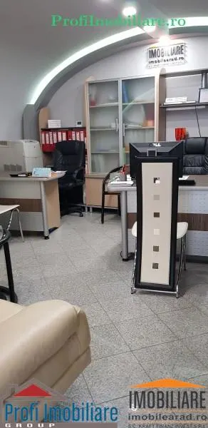 Spatiu comercial pt birouri-salon- cabinet ultracentral Arad - foto 4