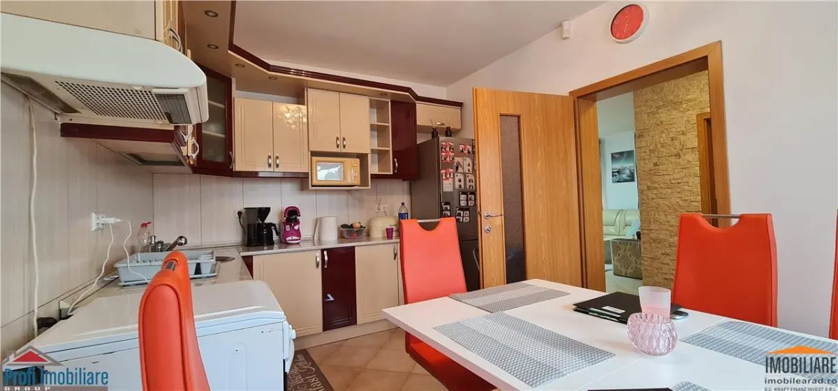 Corner Villa P+M with Enclosed Garage in Bujac, Arad - foto 13