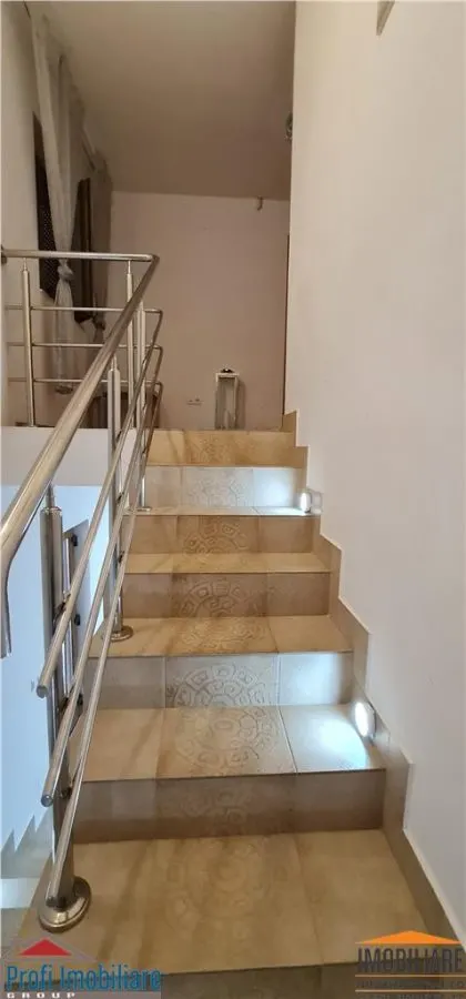 Corner Villa P+M with Enclosed Garage in Bujac, Arad - foto 15