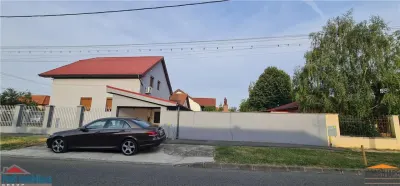 Corner Villa P+M with Enclosed Garage in Bujac, Arad - foto 4