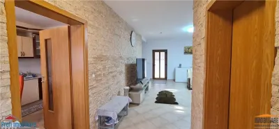 Corner Villa P+M with Enclosed Garage in Bujac, Arad - foto 9