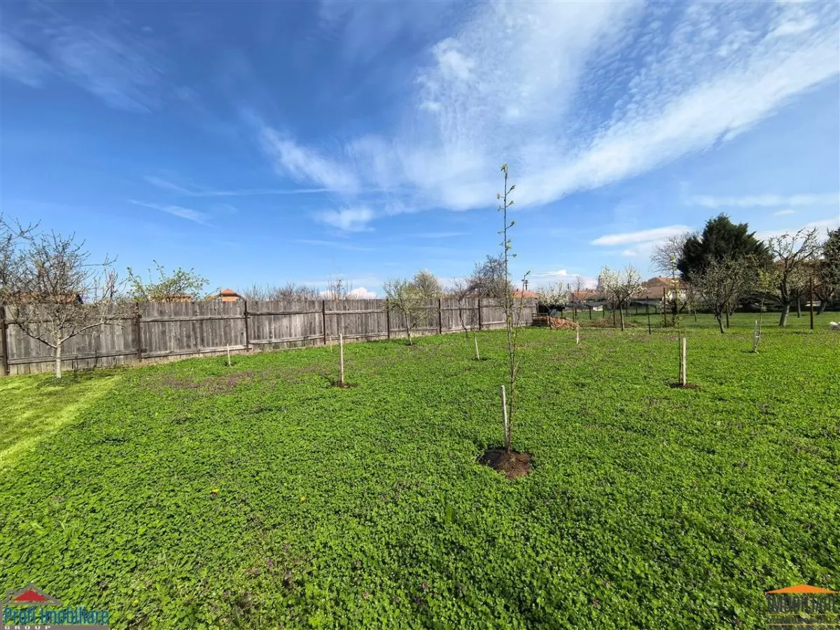 Vila impunatoare cu 6 camere spatioase in stil american - foto 12