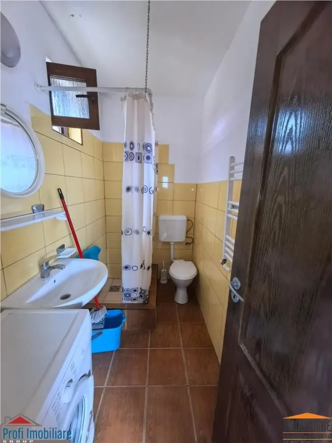 GARSONIERĂ 33 MP – COMPLET MOBILATĂ + PARCARE + TERASĂ | 300 € CU TOATE UTILITĂȚILE INCLUSE - foto 2