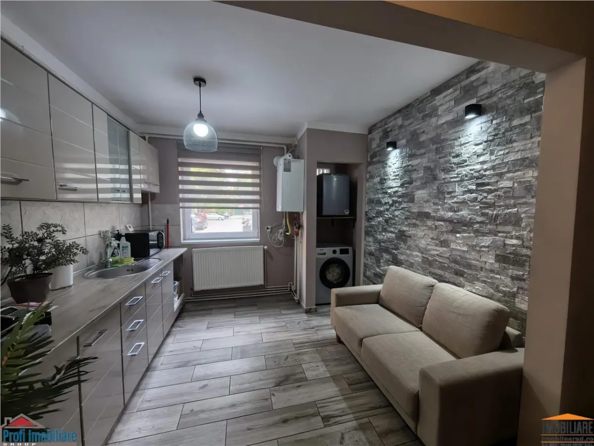 2 CAMERE ULTRACENTRAL ARAD – STR. IOAN VIDU | IDEAL BIROU/SALON – 350 € - foto 1
