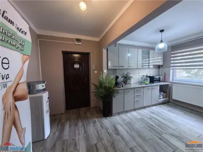 2 CAMERE ULTRACENTRAL ARAD – STR. IOAN VIDU | IDEAL BIROU/SALON – 350 € - foto 2