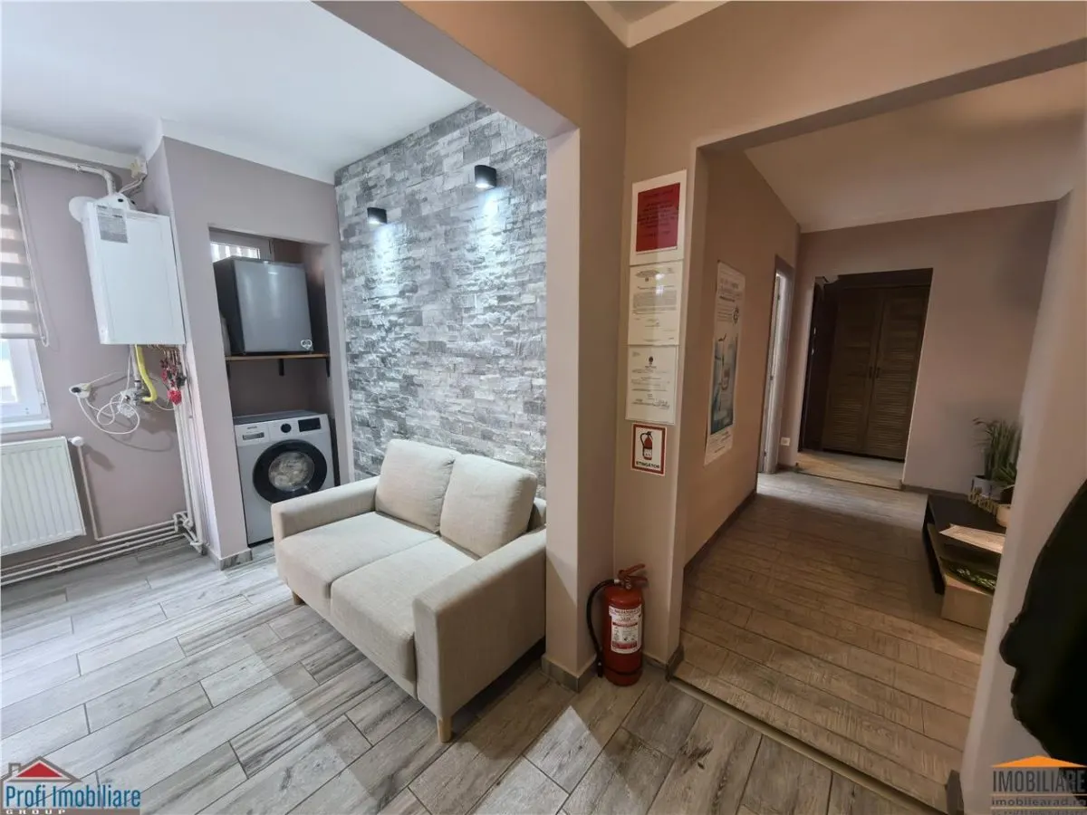 2 CAMERE ULTRACENTRAL ARAD – STR. IOAN VIDU | IDEAL BIROU/SALON – 350 € - foto 3