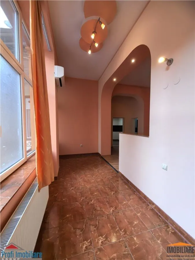 Apart 3 camere etaj 1 la KM 0 - Primaria Arad - foto 2