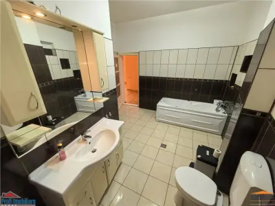 Apart 3 camere etaj 1 la KM 0 - Primaria Arad - foto 12