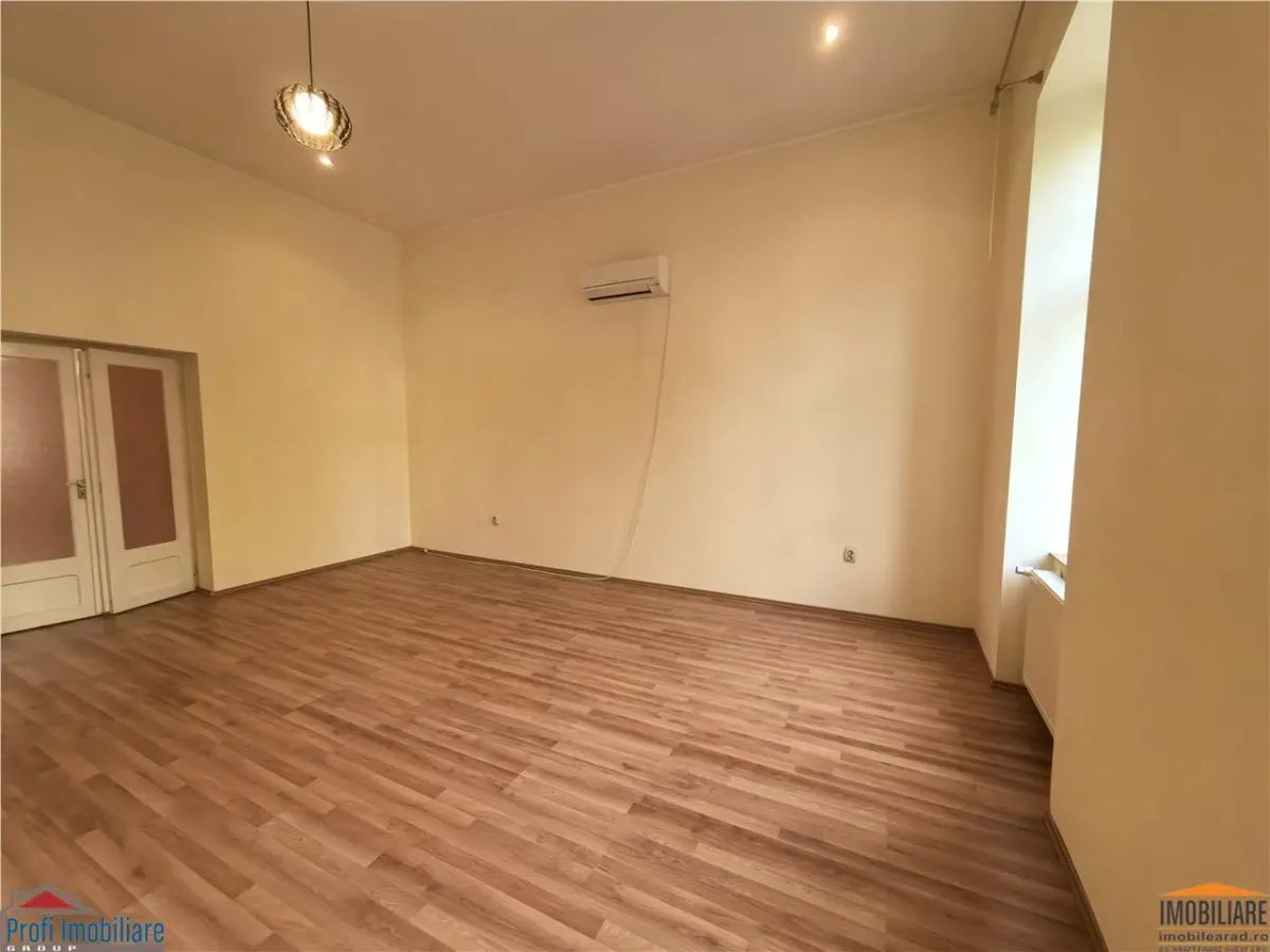 Apart 3 camere etaj 1 la KM 0 - Primaria Arad - foto 15