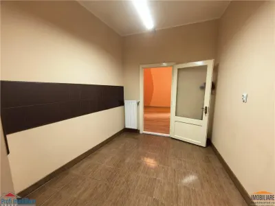 Apart 3 camere etaj 1 la KM 0 - Primaria Arad - foto 8
