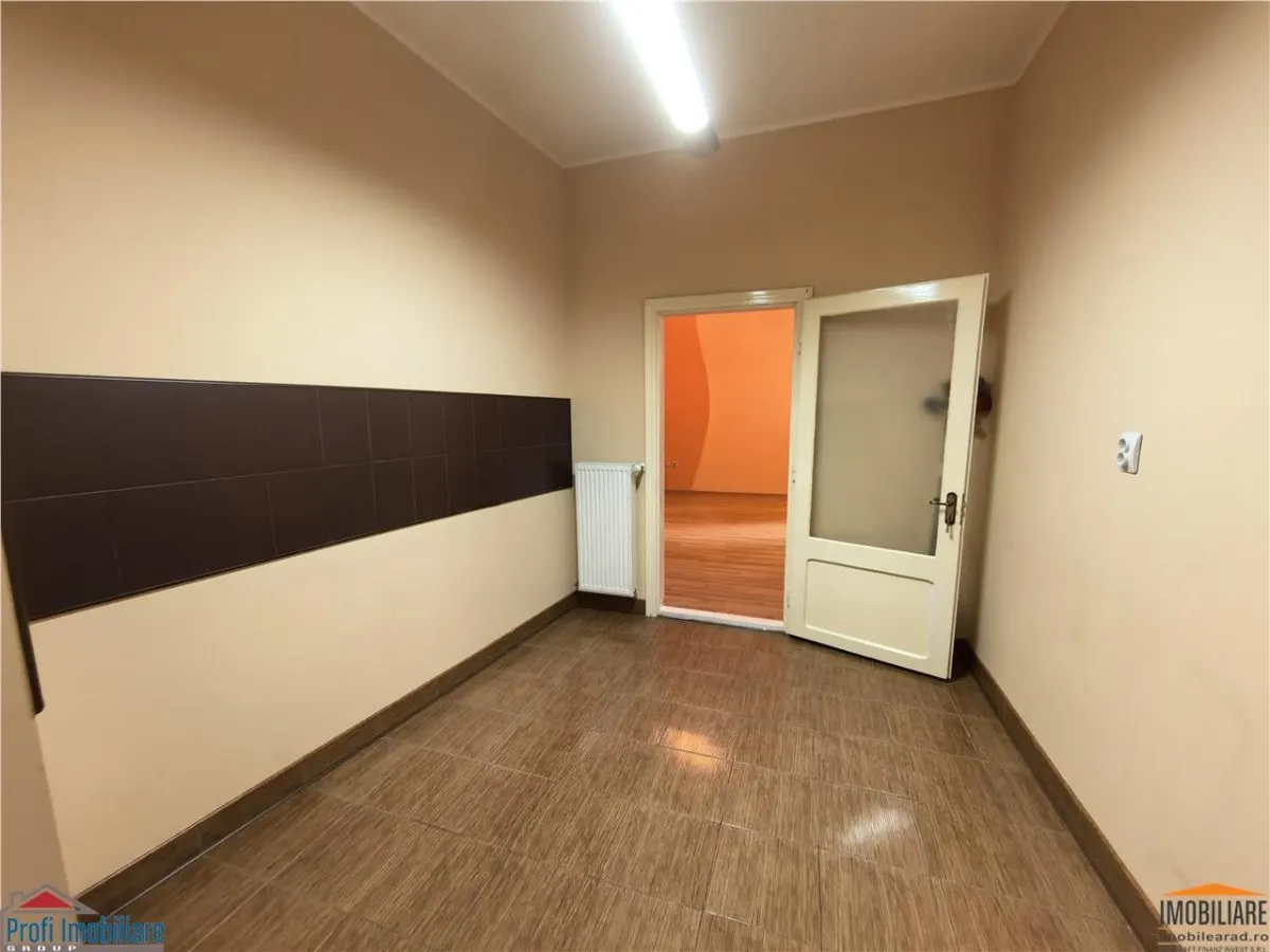Apart 3 camere etaj 1 la KM 0 - Primaria Arad - foto 8