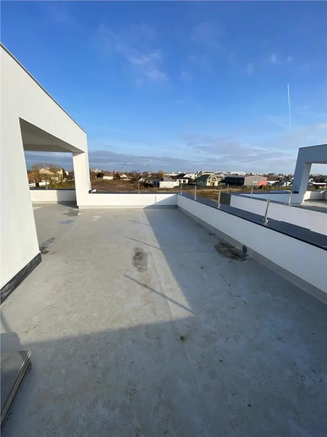 Modern Villa with Panoramic Terrace, Gai - foto 2