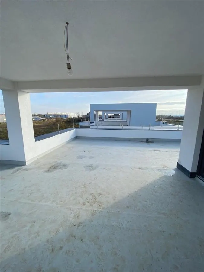 Modern Villa with Panoramic Terrace, Gai - foto 3