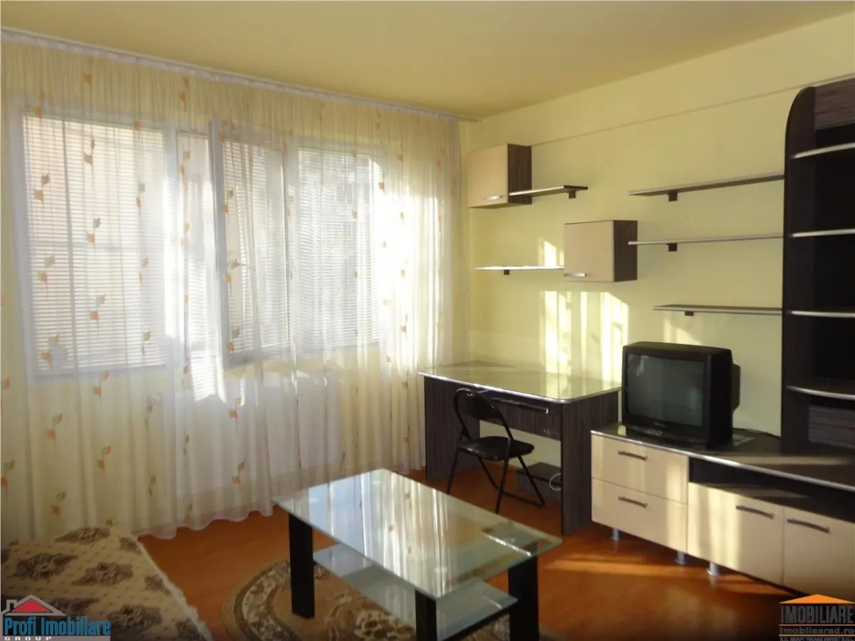Inchiriez apartament cu 2 camere, et. 1- Podgoria - foto 7