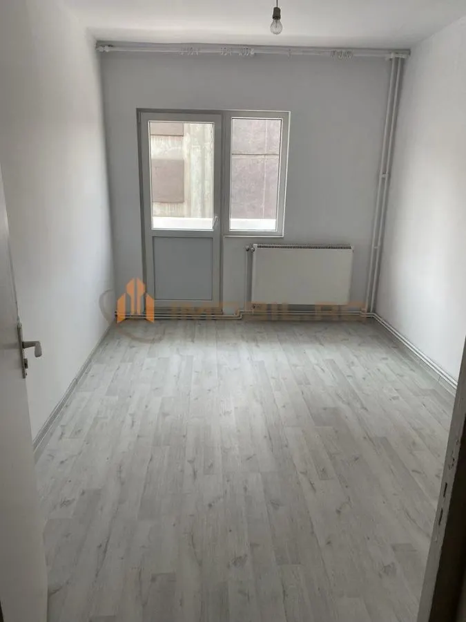 Apartamento de 3 Dormitorios, Bd Poitiers Frumoasa – Excepcional - foto 4