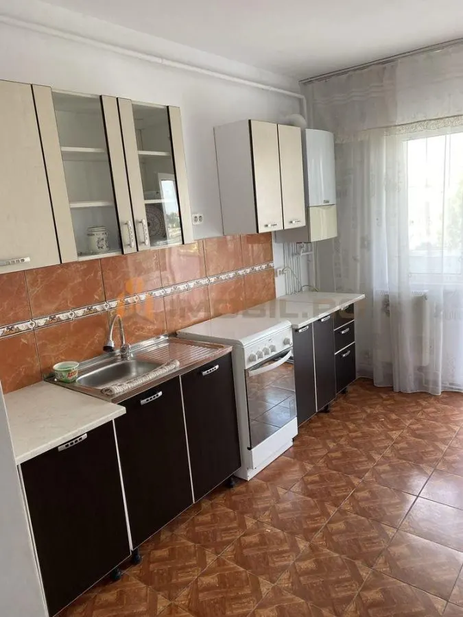Apartamento de 3 Dormitorios, Bd Poitiers Frumoasa – Excepcional - foto 5