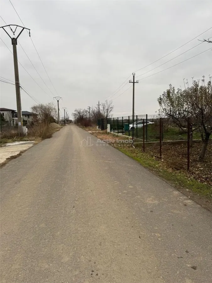 Terrain Constructible, 1 Decembrie - foto 1