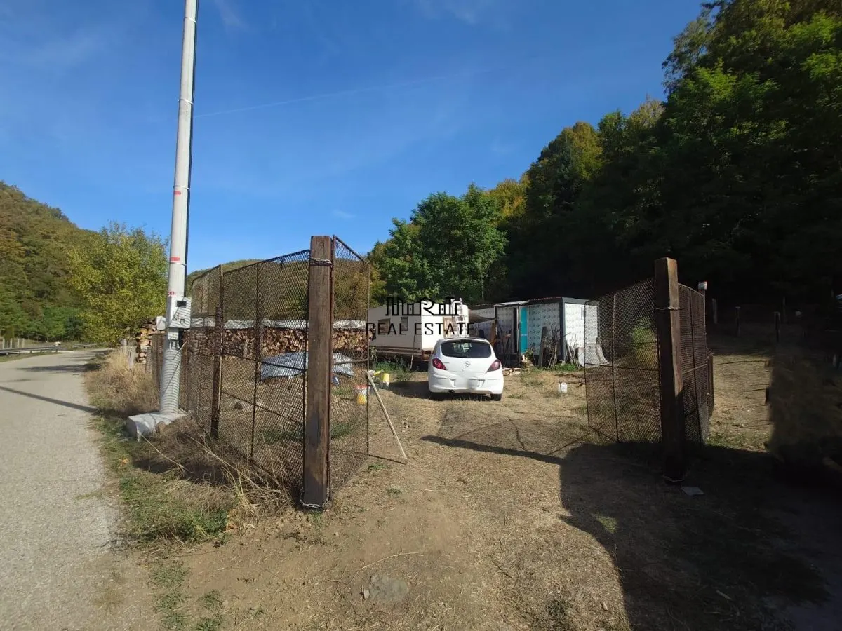 Teren intravilan de 317 mp, langa padure, container modular nou - foto 5
