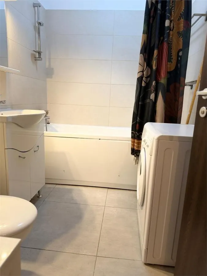 Garsoniera la prima inchiriere-Coralului-Mobilata modern-Parcare - foto 7