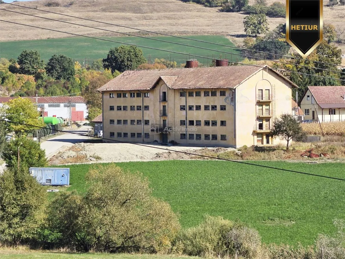 Cladire solida P+3 - 2238 mp - Fost uscator de hamei - Sighisoara, Hetiur - DN13, E60 - foto 1