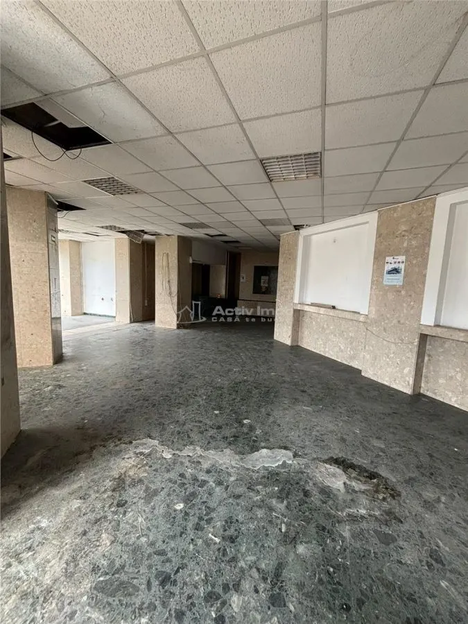 Local Commercial Mazepa 1, 139 m², Adjacent à BCR Galati - foto 1