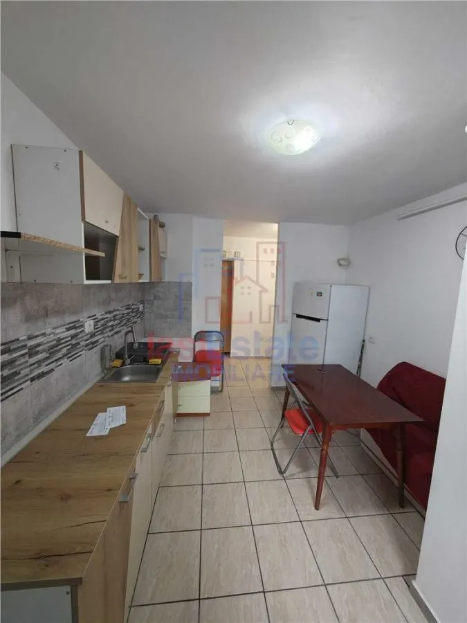 Apartamento de 4 Dormitorios, Distribución Independiente, 85 m², en Venta en Frumoasa - foto 5