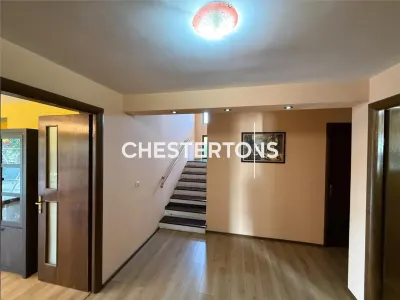 Villa Individual de 7 Dormitorios, Amueblada y Equipada, Terreno 1.110 m², Garaje, Stoenesti, Giurgiu - foto 17