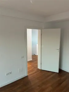 Villa Independiente, Samurcasi Buftea – 4 Dormitorios, 3 Baños, 160m² – 477m² Terreno - foto 15