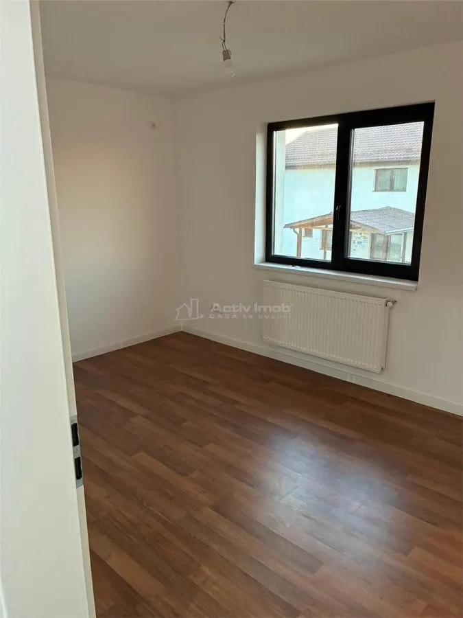 Villa Independiente, Samurcasi Buftea – 4 Dormitorios, 3 Baños, 160m² – 477m² Terreno - foto 20