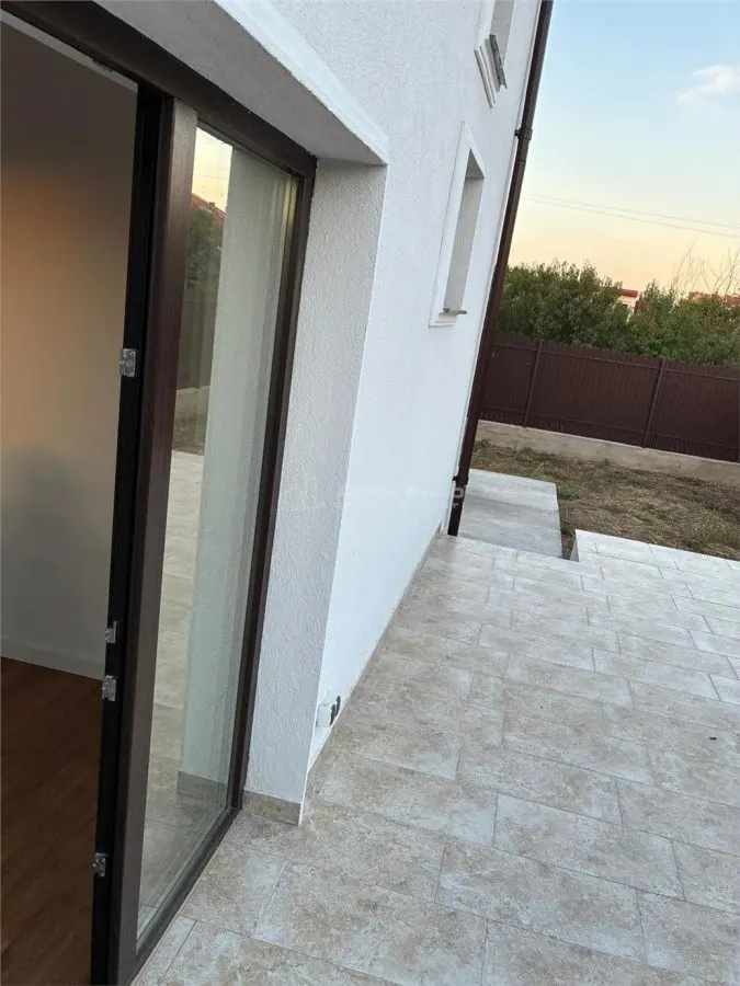 Villa Independiente, Samurcasi Buftea – 4 Dormitorios, 3 Baños, 160m² – 477m² Terreno - foto 21