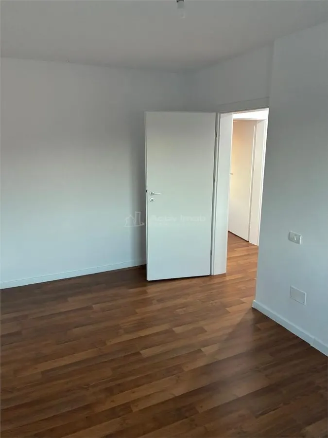 Villa Independiente, Samurcasi Buftea – 4 Dormitorios, 3 Baños, 160m² – 477m² Terreno - foto 10