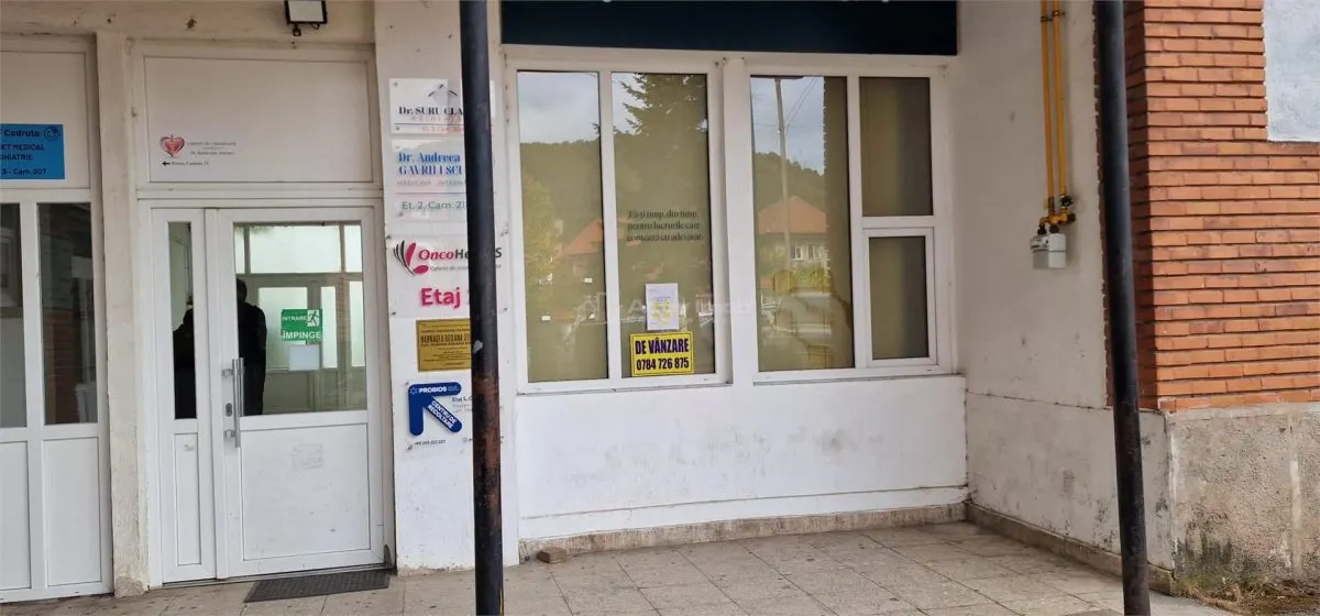 Reșița Policlínica Centro Consultorios Médicos 12–50 m² - foto 12