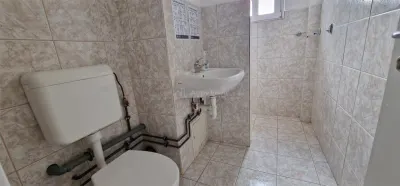 Reșița Policlínica Centro Consultorios Médicos 12–50 m² - foto 18