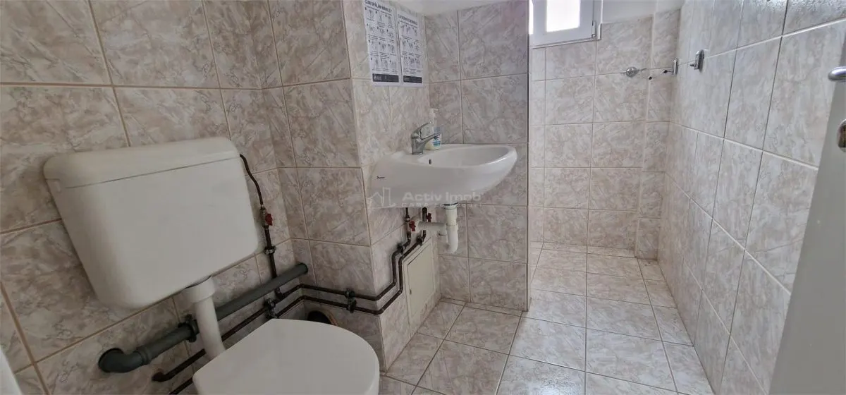 Reșița Policlínica Centro Consultorios Médicos 12–50 m² - foto 18
