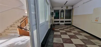 Reșița Policlínica Centro Consultorios Médicos 12–50 m² - foto 4