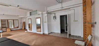 Reșița Policlínica Centro Consultorios Médicos 12–50 m² - foto 5