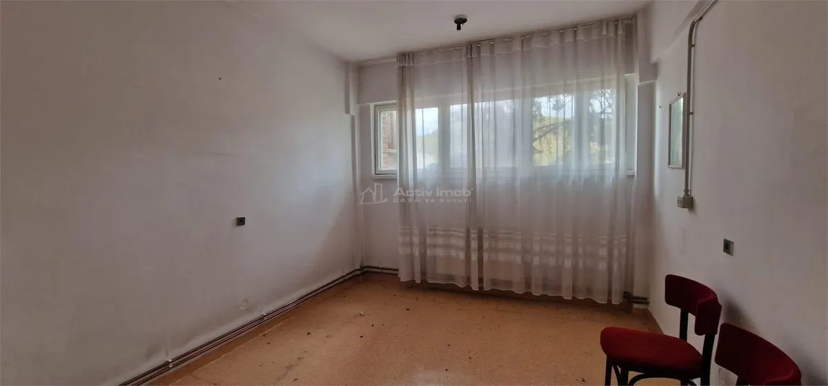 Reșița Policlínica Centro Consultorios Médicos 12–50 m² - foto 7